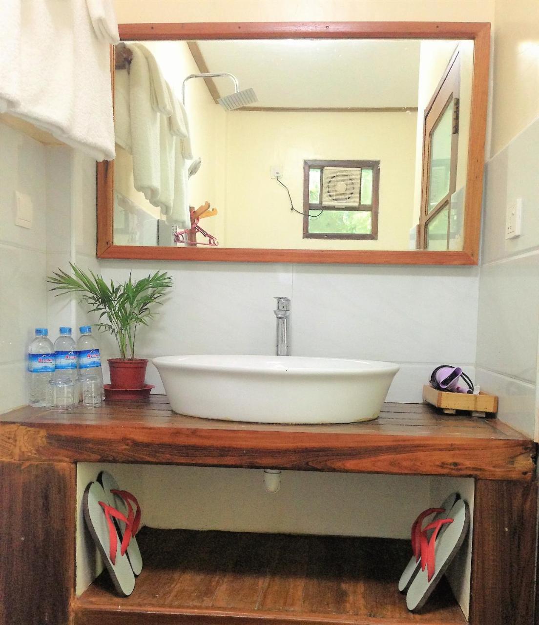 Kyaw Myanmar Hotel Gyeiktaw エクステリア 写真