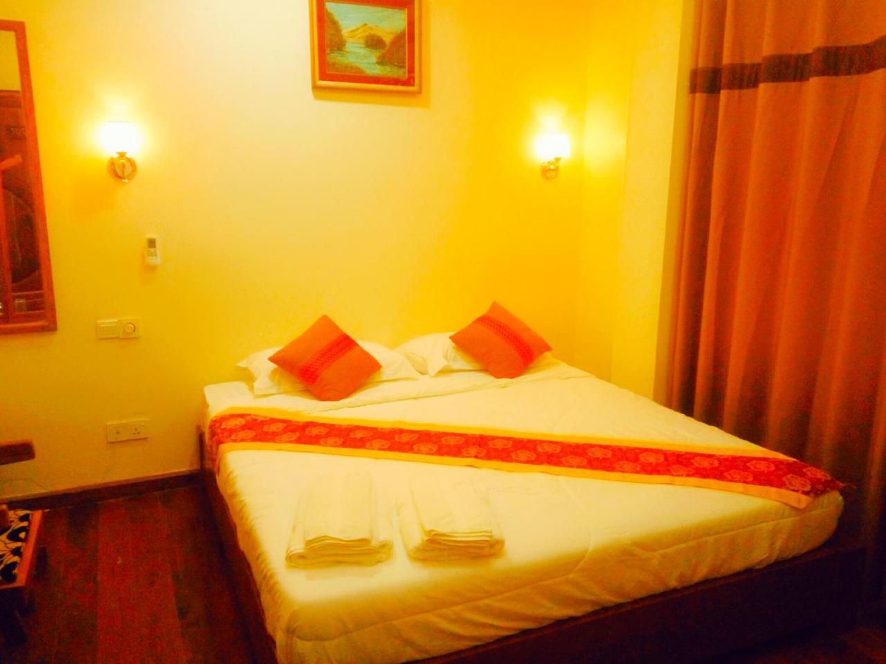 Kyaw Myanmar Hotel Gyeiktaw エクステリア 写真